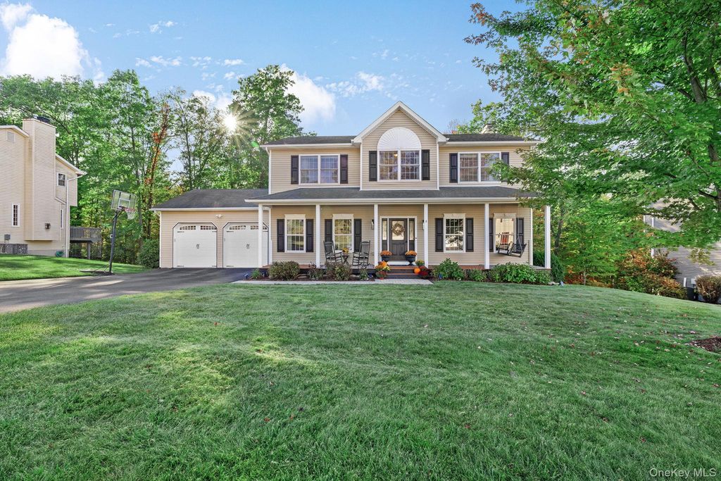 58 Red Maple Way, New Windsor, NY 12553