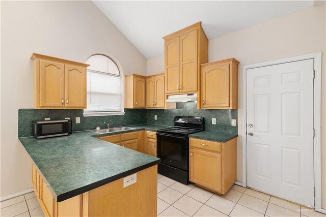 3810 W Sarah Evans Street, Edinburg, TX 78541