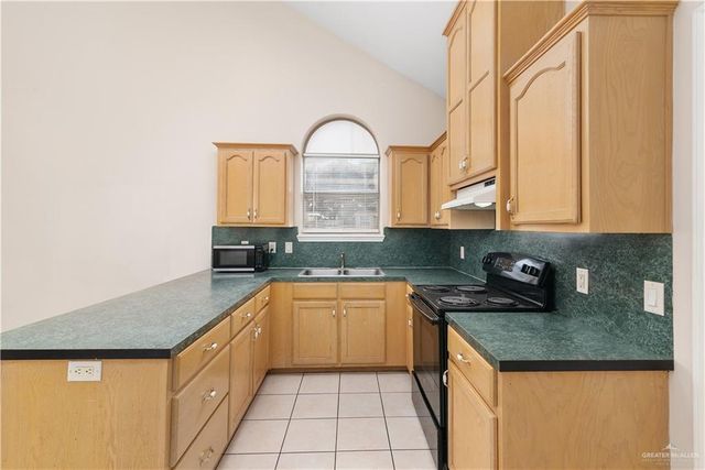 3810 W Sarah Evans Street, Edinburg, TX 78541