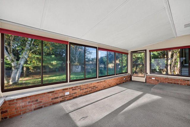 1616 Haymarket ROAD, Waukesha, WI 53189