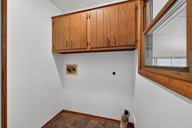 1616 Haymarket ROAD, Waukesha, WI 53189