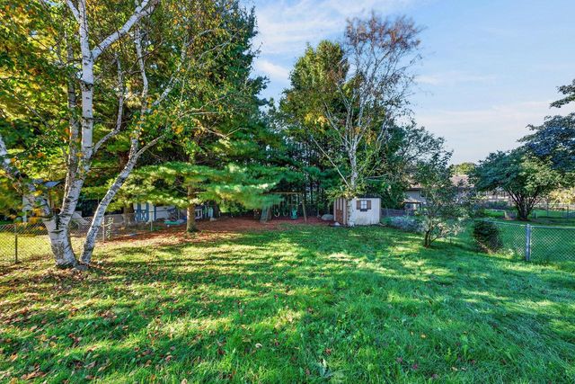 1616 Haymarket ROAD, Waukesha, WI 53189