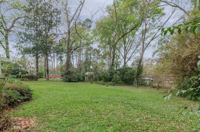 423 Castle Kirk Dr, Baton Rouge, LA 70808