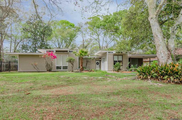 423 Castle Kirk Dr, Baton Rouge, LA 70808