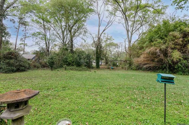 423 Castle Kirk Dr, Baton Rouge, LA 70808