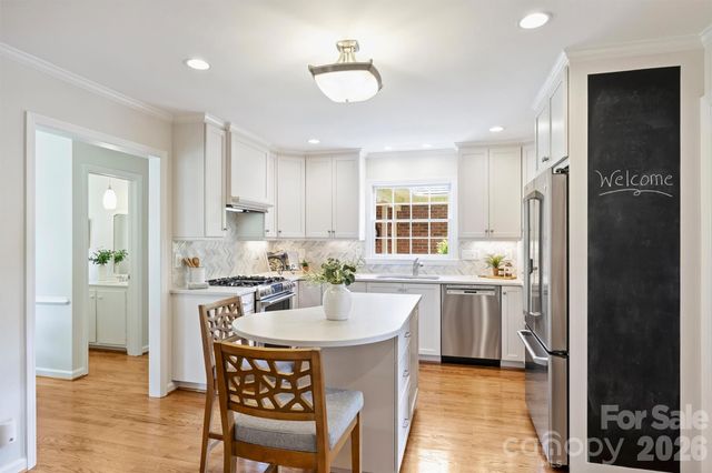 900 Greentree Drive, Charlotte, NC 28211