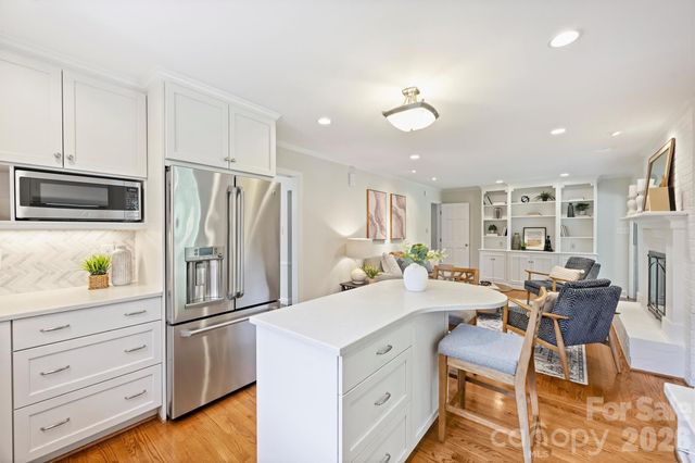 900 Greentree Drive, Charlotte, NC 28211