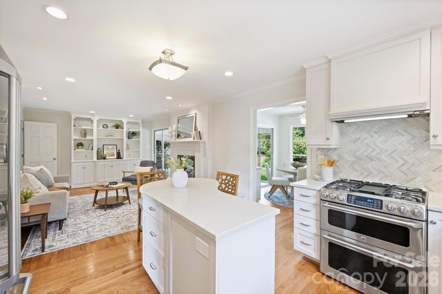 900 Greentree Drive, Charlotte, NC 28211