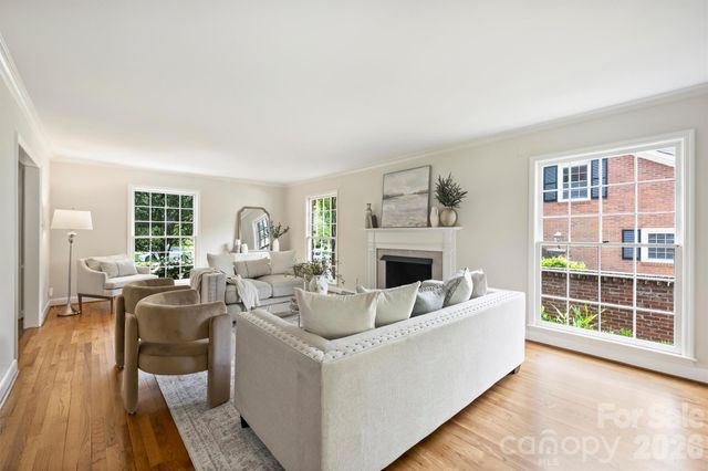 900 Greentree Drive, Charlotte, NC 28211