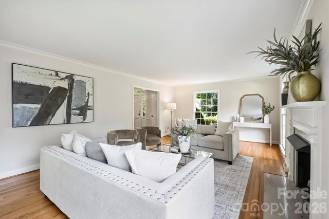 900 Greentree Drive, Charlotte, NC 28211