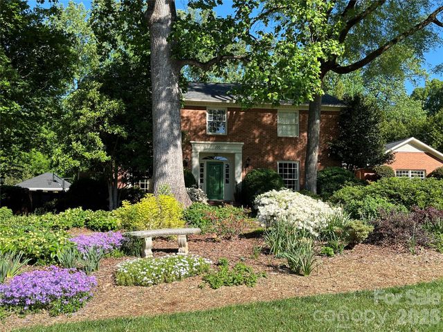 900 Greentree Drive, Charlotte, NC 28211