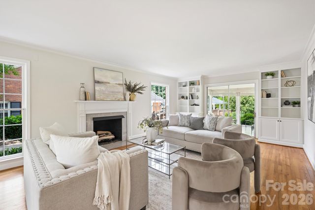 900 Greentree Drive, Charlotte, NC 28211