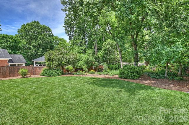 900 Greentree Drive, Charlotte, NC 28211
