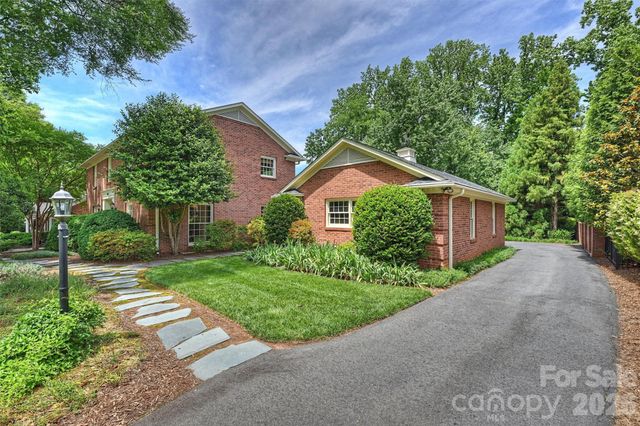 900 Greentree Drive, Charlotte, NC 28211
