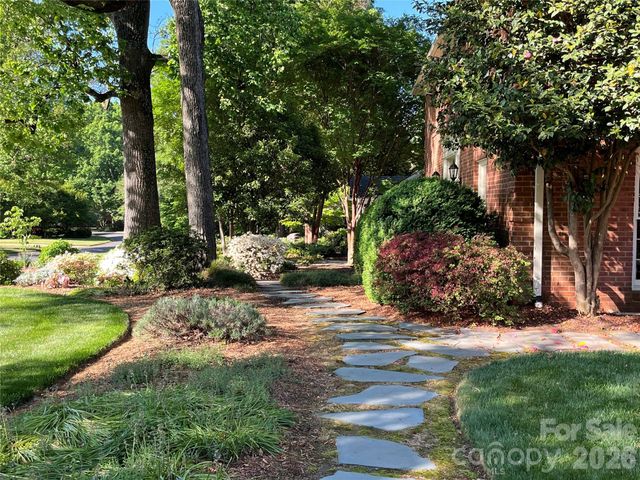 900 Greentree Drive, Charlotte, NC 28211