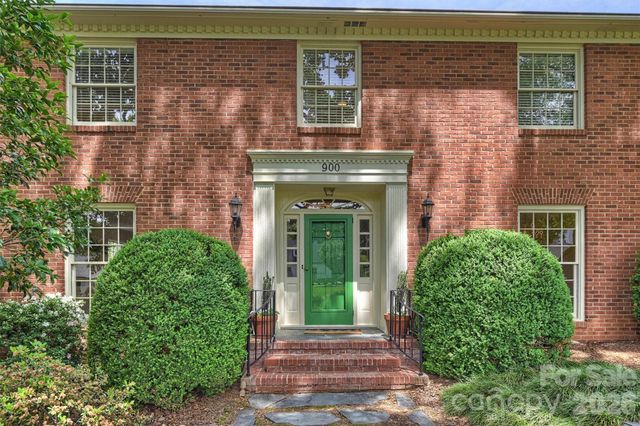 900 Greentree Drive, Charlotte, NC 28211