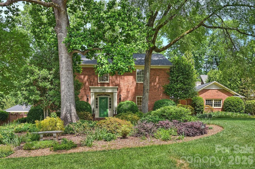 900 Greentree Drive, Charlotte, NC 28211