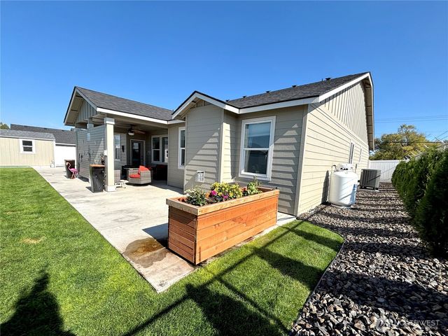 520 N Montana Street, Moses Lake, WA 98837