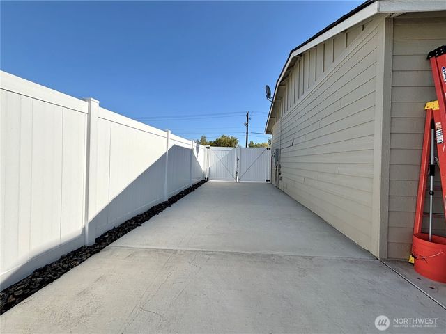 520 N Montana Street, Moses Lake, WA 98837