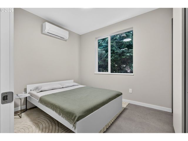 8213 N SWENSON St, Portland, OR 97203