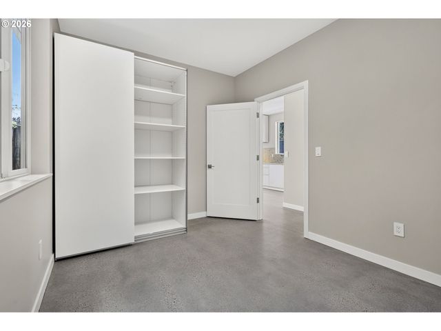 8213 N SWENSON St, Portland, OR 97203
