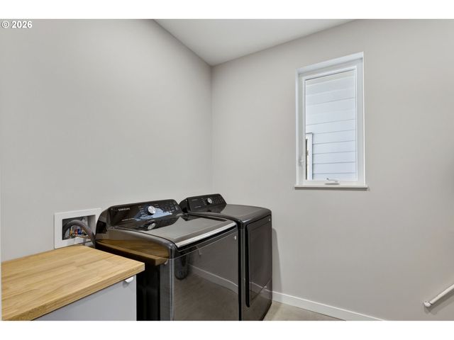 8213 N SWENSON St, Portland, OR 97203
