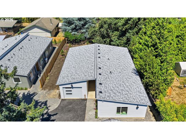 8213 N SWENSON St, Portland, OR 97203