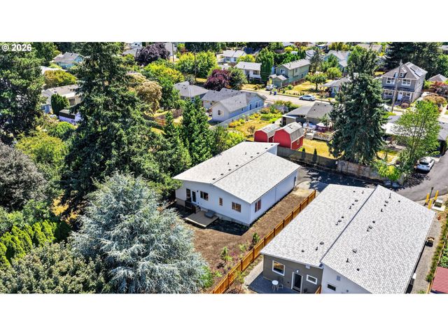 8213 N SWENSON St, Portland, OR 97203