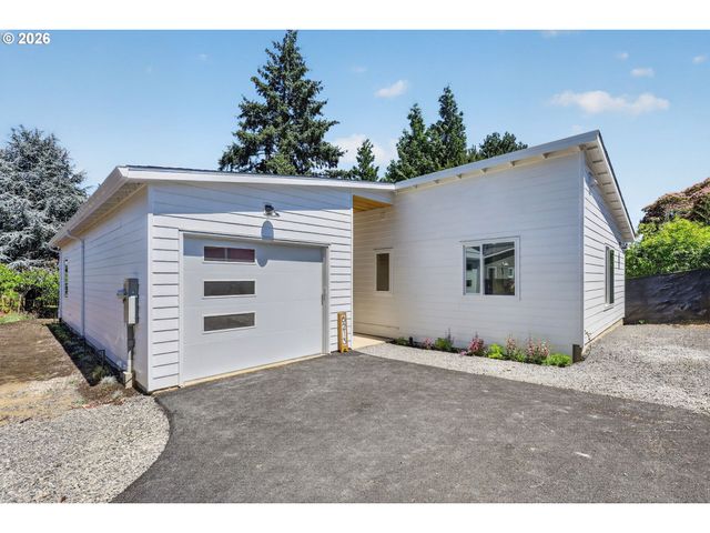 8213 N SWENSON St, Portland, OR 97203