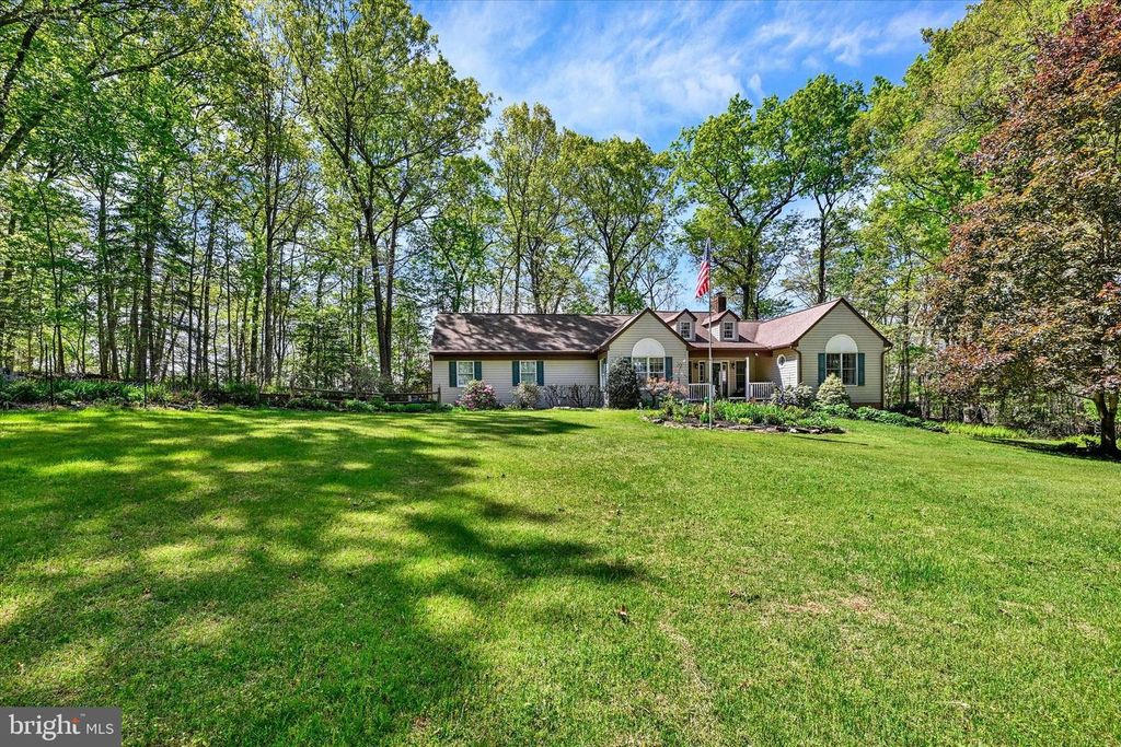 Image 2 of property listing at 3213 GREEN RD, White Hall, MD 21161