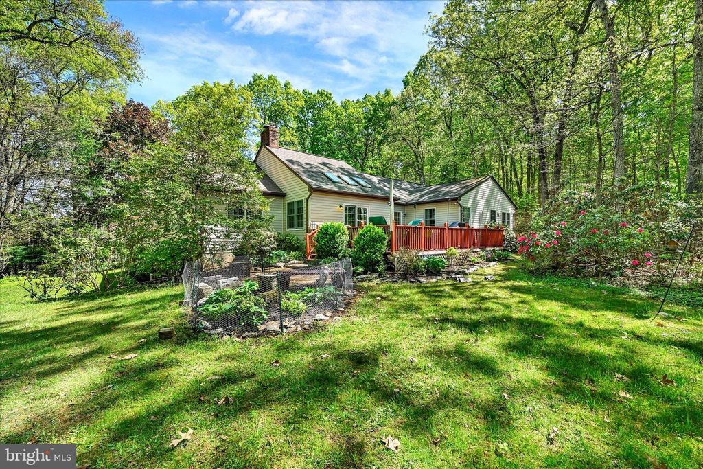 Image 37 of property listing at 3213 GREEN RD, White Hall, MD 21161