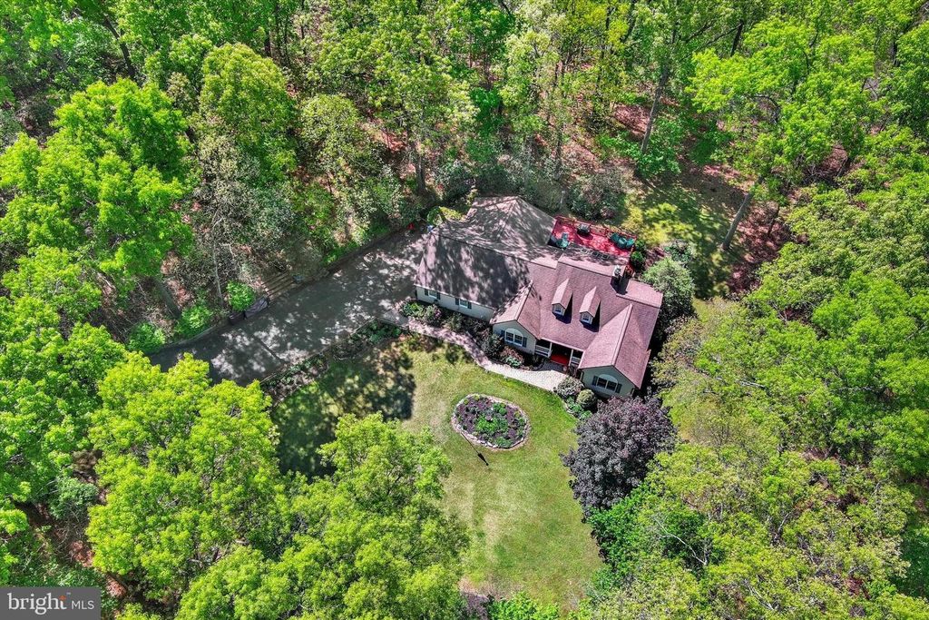 Image 40 of property listing at 3213 GREEN RD, White Hall, MD 21161