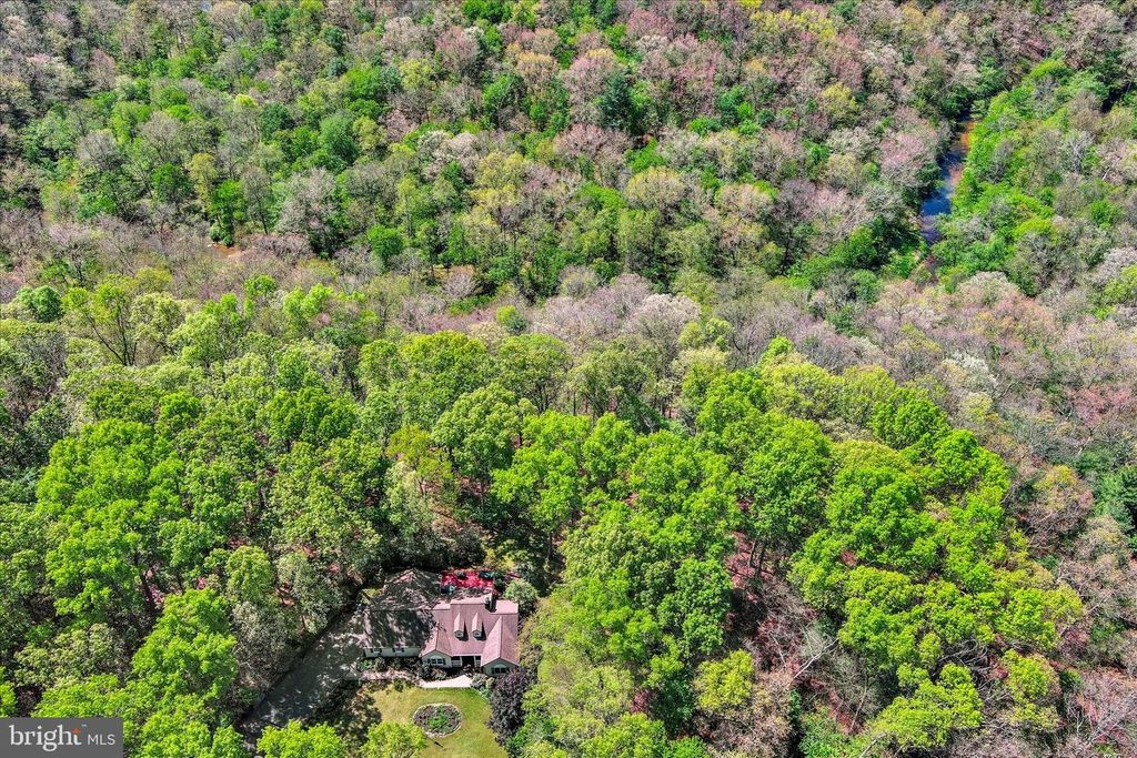 Image 41 of property listing at 3213 GREEN RD, White Hall, MD 21161