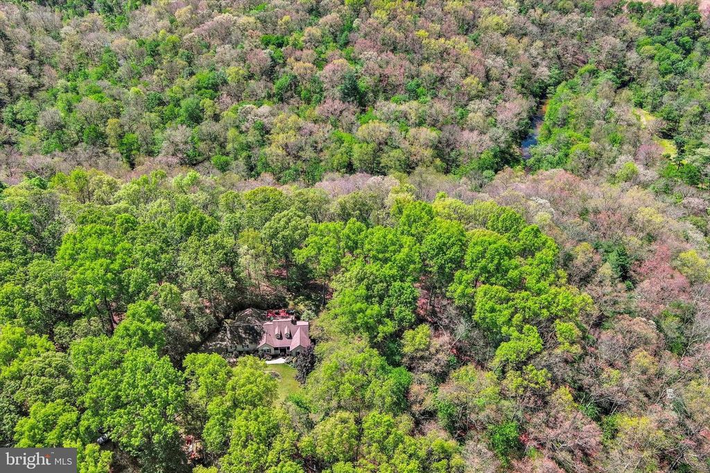 Image 43 of property listing at 3213 GREEN RD, White Hall, MD 21161