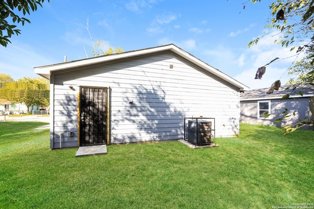 3318 Martin Luther King, San Antonio, TX 78220