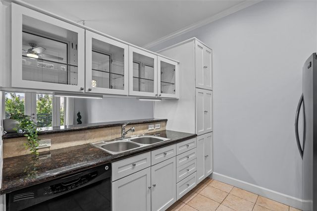 1900 Genesee Street 203, Houston, TX 77006