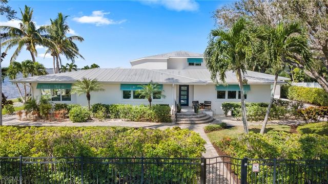 1209 Coconut DR, Fort Myers, FL 33901