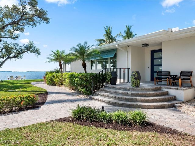 1209 Coconut DR, Fort Myers, FL 33901