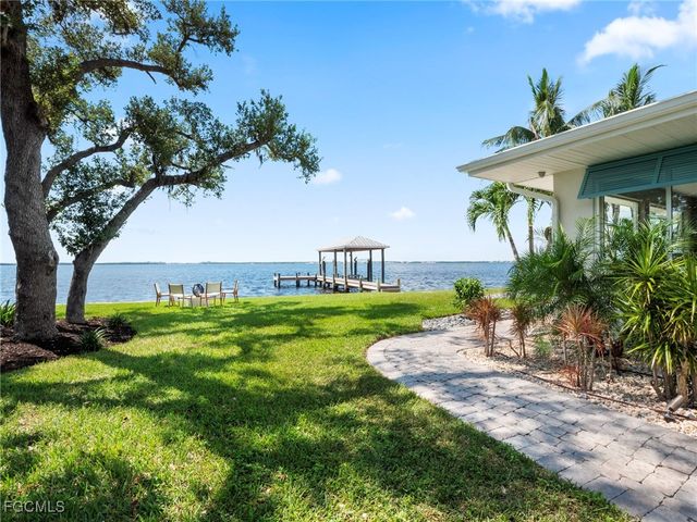 1209 Coconut DR, Fort Myers, FL 33901
