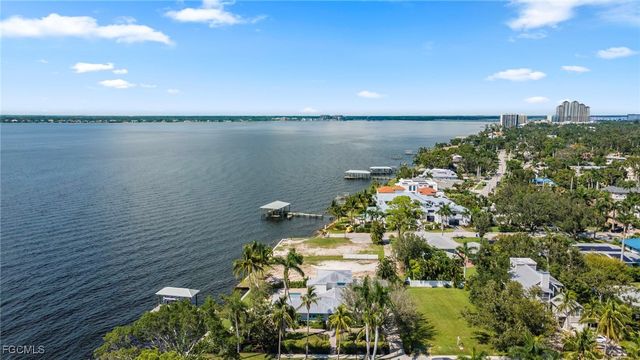 1209 Coconut DR, Fort Myers, FL 33901