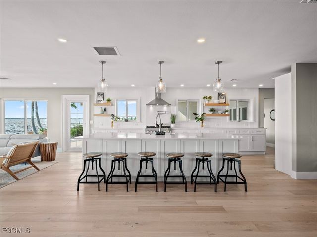 1209 Coconut DR, Fort Myers, FL 33901