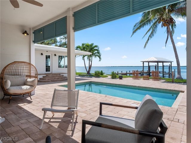 1209 Coconut DR, Fort Myers, FL 33901