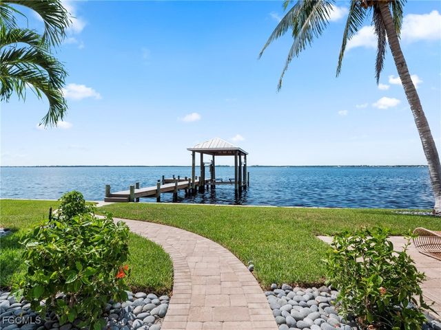 1209 Coconut DR, Fort Myers, FL 33901
