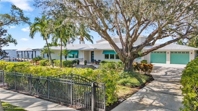 1209 Coconut DR, Fort Myers, FL 33901