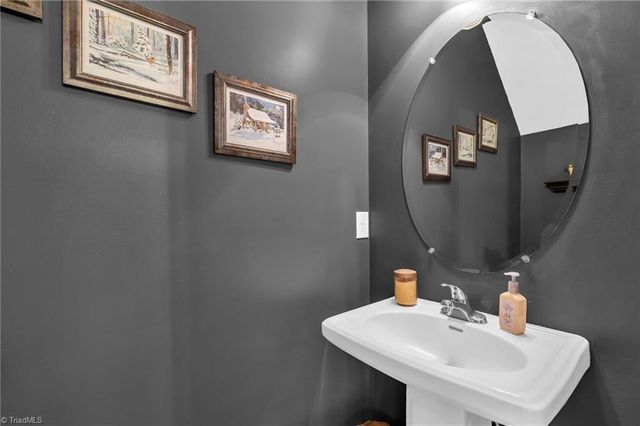 5511 Oak Gate Drive, Greensboro, NC 27405