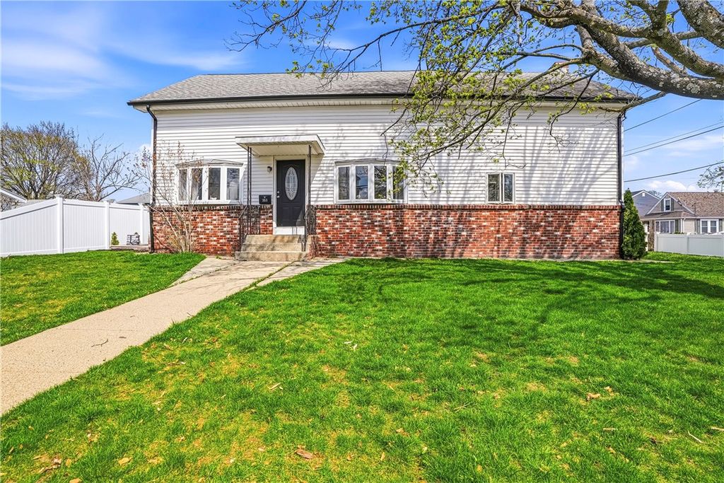 353 High Street, Cumberland, RI 02864