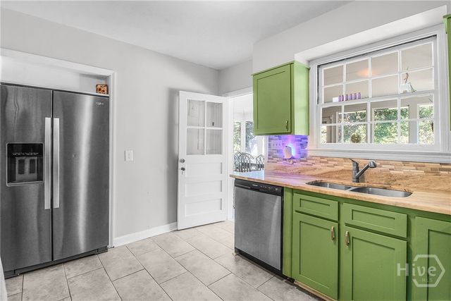 712 Columbus Drive, Savannah, GA 31405