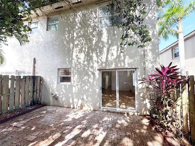 22569 SW 89th Pl, Cutler Bay, FL 33190