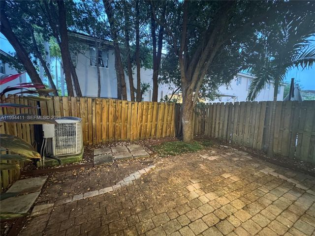 22569 SW 89th Pl, Cutler Bay, FL 33190