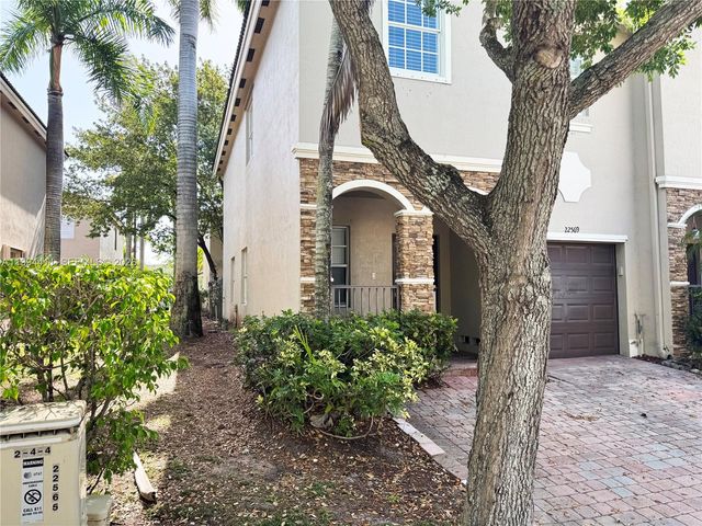 22569 SW 89th Pl, Cutler Bay, FL 33190